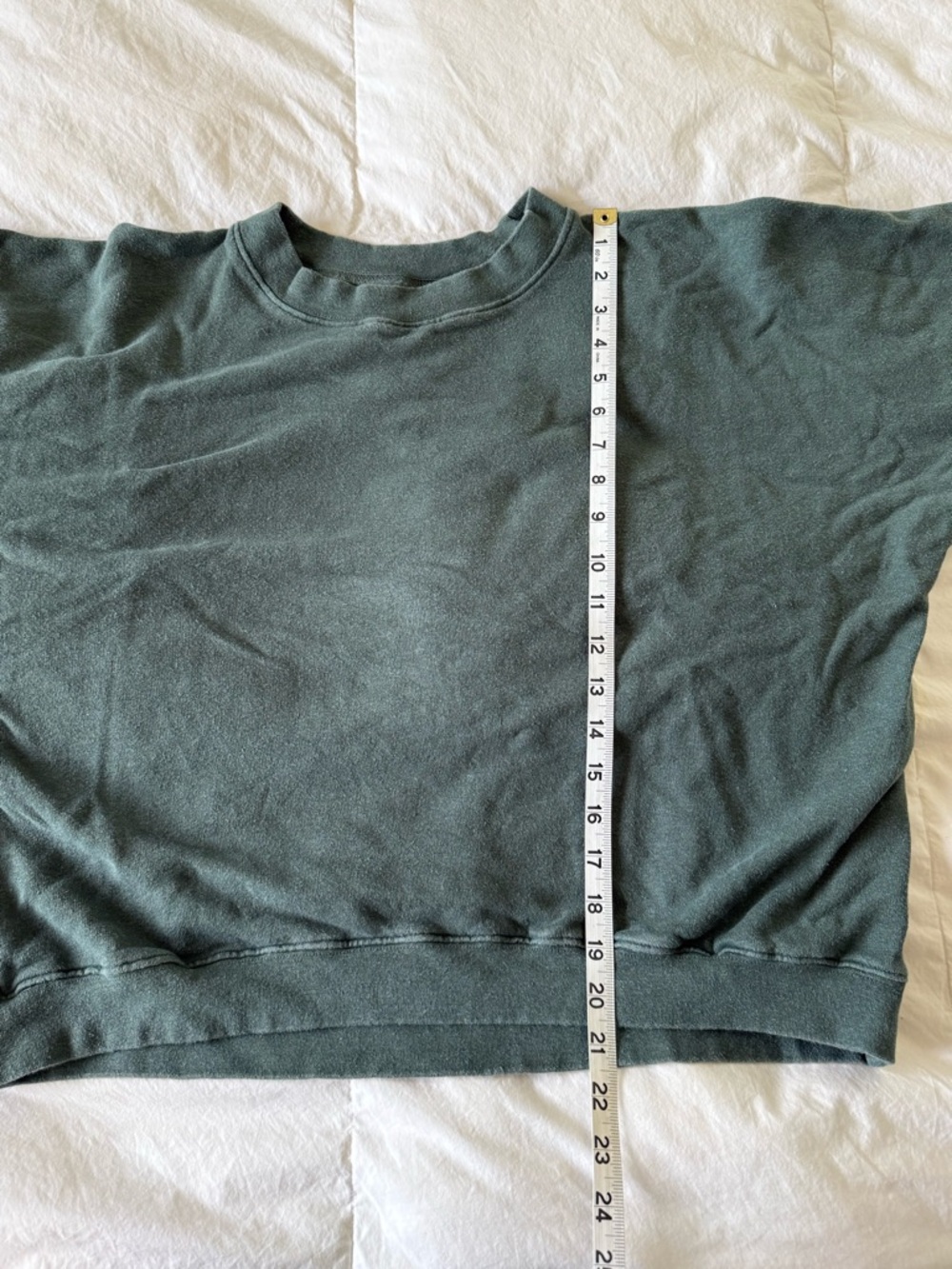 Aliya Wanek Tig sweatshirt in deep green - Picture 5 of 6